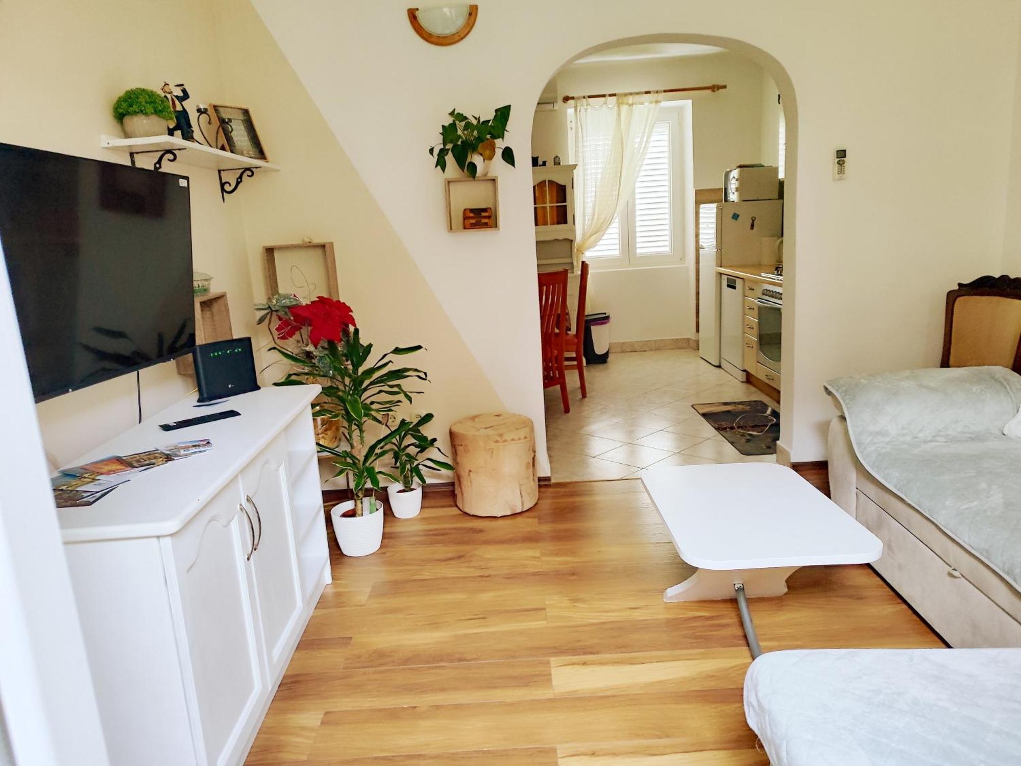 Apartman Daniel With Free Parking Mundanije Exteriör bild